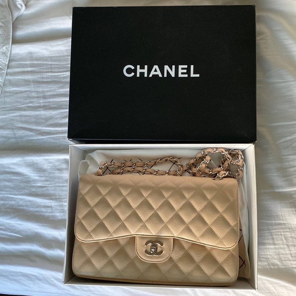 chanel classic jumbo flap bag
